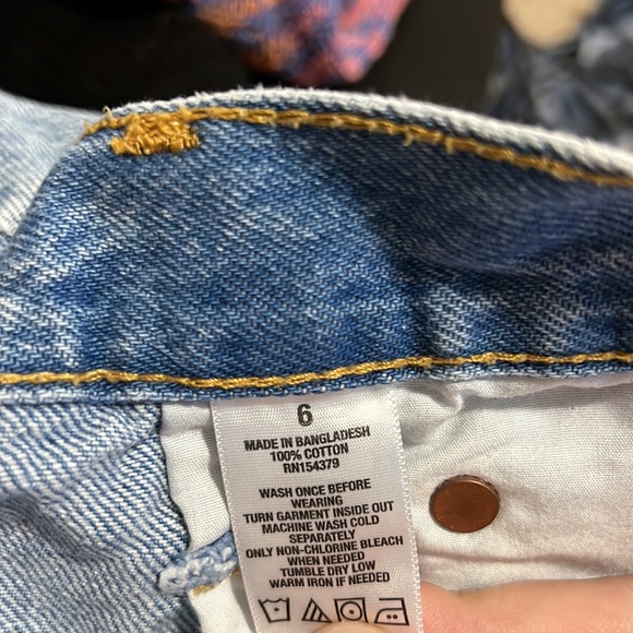 Aeropostale 90’s highrise cut-off shorts size 6 - Picture 3 of 4